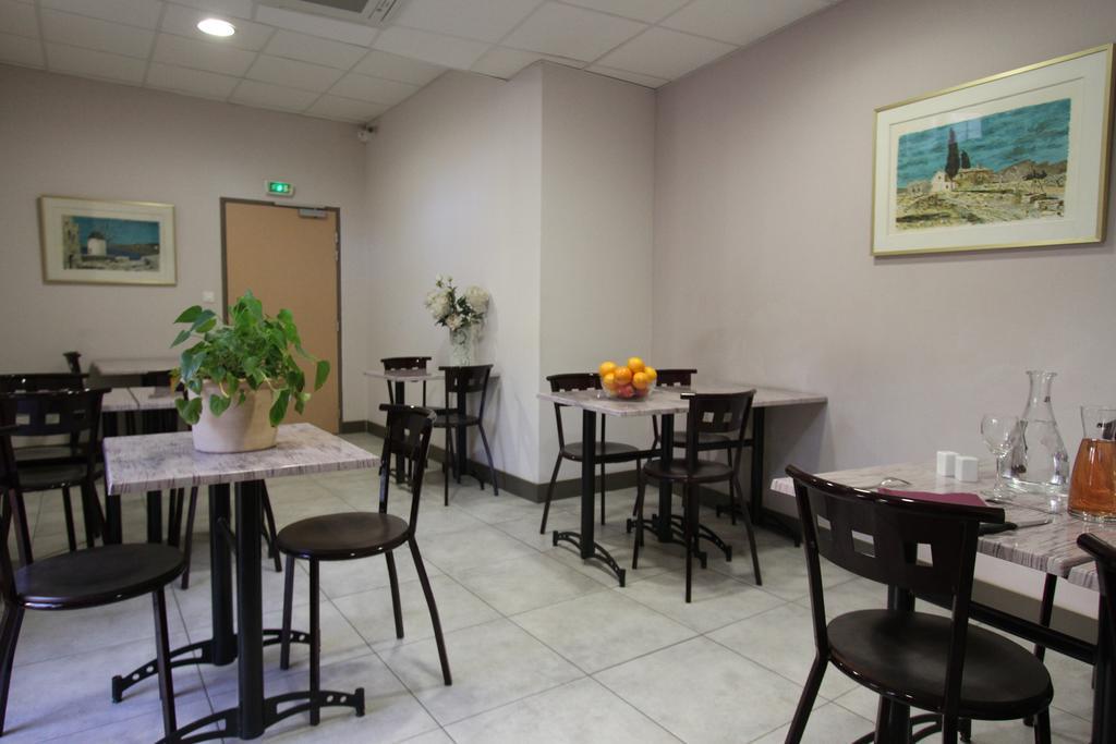 Le Provencal Hotel Tarascon Værelse billede