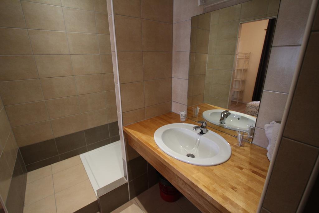Le Provencal Hotel Tarascon Eksteriør billede